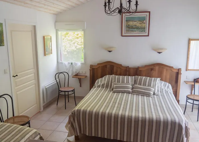 Bed & Breakfast Confort Et Tranquillite A : Climatisee, Salle D'eau Privative, Wifi Et Velos A Disposition - Fr-1-306-1253